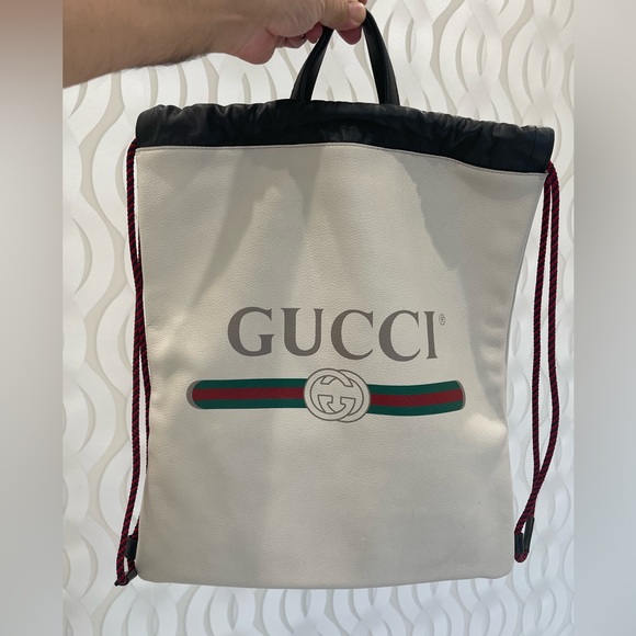 GUCCI Sherry line GUCCI logo print drawstring  Tote Bag. 100 % leather - Picture 4 of 11